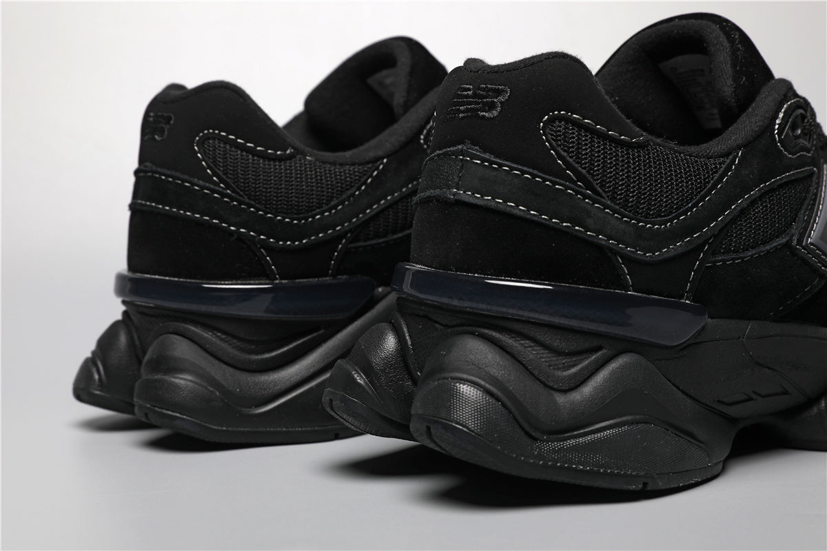 New Balance 9060 -unisex-lenkkarit, täysin mustat