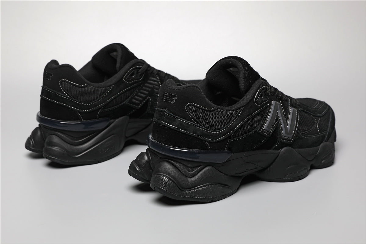 New Balance 9060 -unisex-lenkkarit, täysin mustat