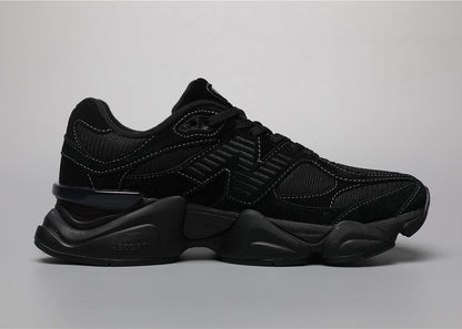 New Balance 9060 -unisex-lenkkarit, täysin mustat